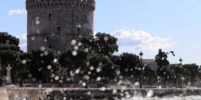 Θεσσαλονίκη: Σε εξέλιξη επιχείρηση ανάσυρσης πτώματος από τα νερά του Θερμαϊκού