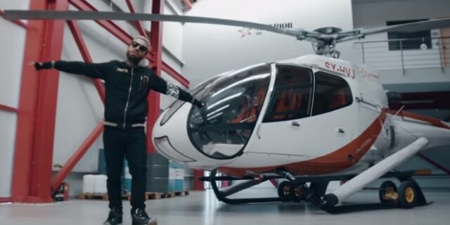 Το τερμάτισε: Ο ράπερ Tus έκανε τραγούδι τον Αλκέτ Ριζάι και τον εξυμνεί