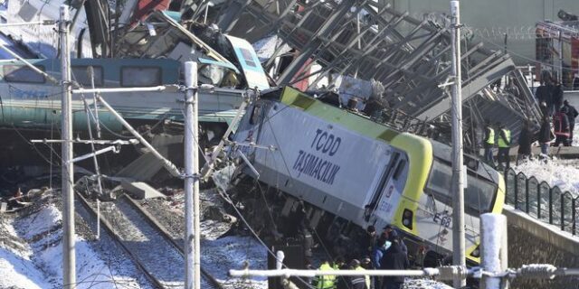 Σιδηροδρομικό δυστύχημα στην Τουρκία: 9 νεκροί, 47 τραυματίες