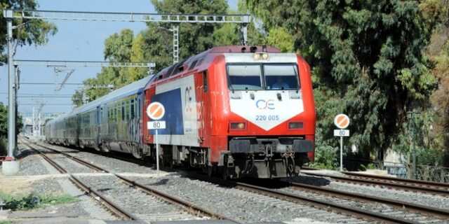 Κακοκαιρία: Διακοπή κυκλοφορίας τρένων μετά τις Σέρρες λόγω μετατόπισης γέφυρας