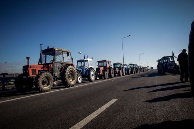Αγρότες Καρδίτσας: Δεν υποχωρούμε αν δεν ικανοποιηθούν τα αιτήματά μας