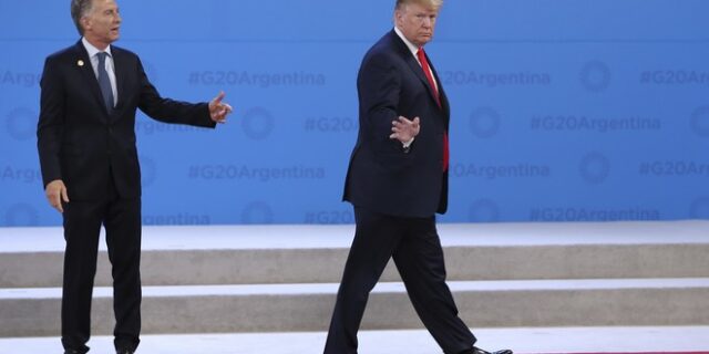 Ο Τραμπ άφησε στα κρύα του λουτρού τους ξένους ηγέτες στη G20 – “Πάρτε με από εδώ μέσα”