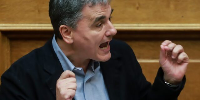 Το καρφί Τσακαλώτου για την “σιγουράντζα” Στουρνάρα