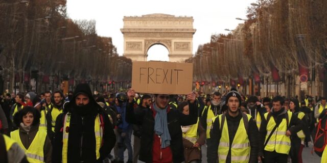 Διαδηλώνουν εκ νέου τα “κίτρινα γιλέκα”-σε συναγερμό οι γαλλικές  αρχές