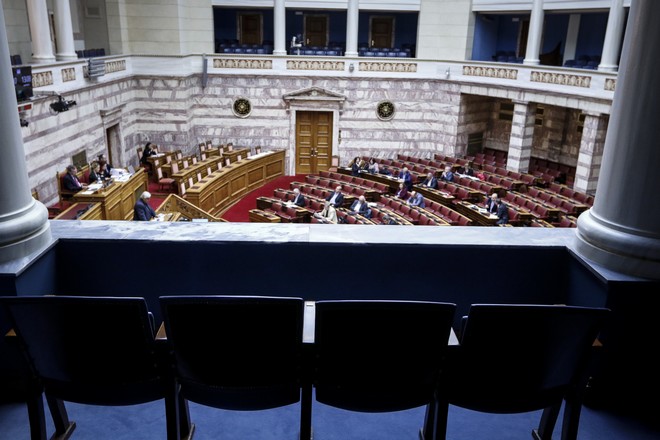 Καυτό τρίμηνο στην ελληνική Βουλή