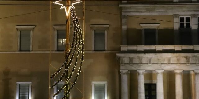 Σε πόλη των Αγγέλων μετατρέπεται η Αθήνα για τα Χριστούγεννα και την υποδοχή του 2019