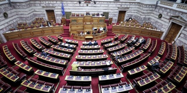 Αλλάζουν οι βουλευτικές περιφέρειες – Πόσες θα είναι