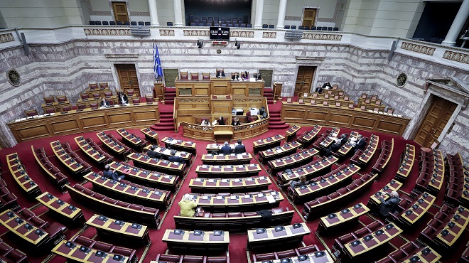 Κόντρα κυβέρνησης – ΝΔ για το τέλος της αναστολής προσλήψεων στο ΑΜΠΕ