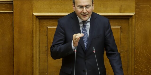 Χατζηδάκης: Η υπερφορολόγηση στραγγαλίζει την χώρα