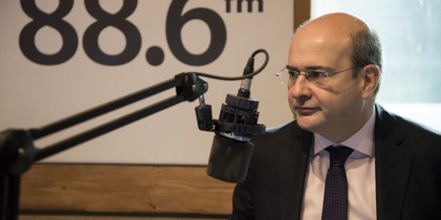 Χατζηδάκης: Ή θα τα καταφέρουμε αμέσως ή θα πάμε σπίτια μας