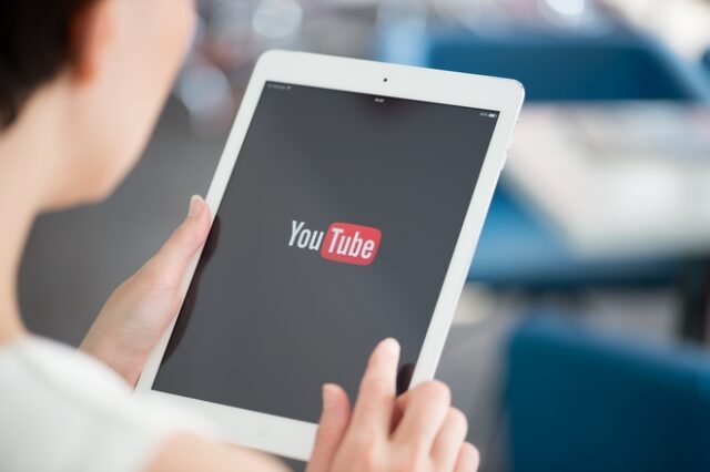 YouTube: Αφαίρεσε εκατομμύρια βίντεο και σχόλια για μη αποδεκτό περιεχομένο