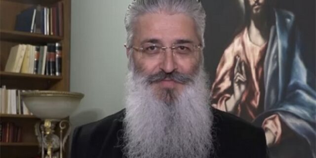Ο Μητροπολίτης Άνθιμος κερνά καφέ τους μαθητές και τους προτείνει Instagram story