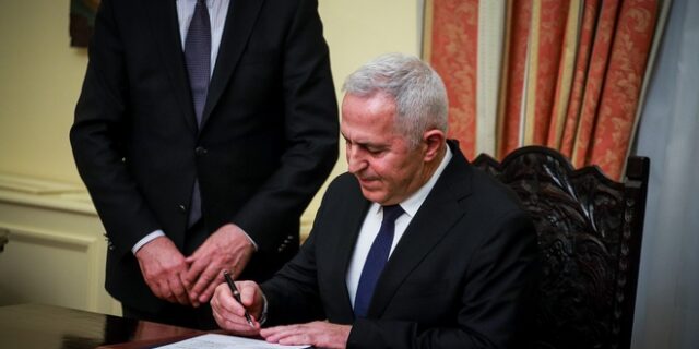 Το πρώτο δείγμα γραφής Αποστολάκη για τις κρίσεις στις Ένοπλες Δυνάμεις