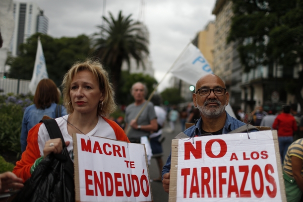 Στενάζουν από την ακρίβεια οι Αργεντινοί-Μαζικές διαδηλώσεις