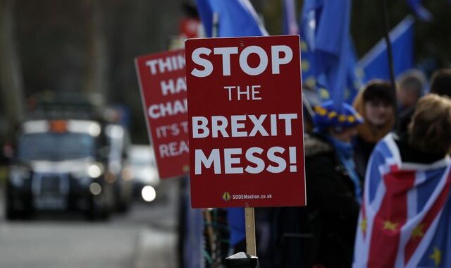Brexit: Το αδιέξοδο φέρνει τη Βρετανία αντιμέτωπη με τρεις πιθανές κάλπες