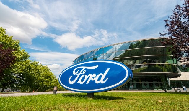 Κλείνουν τρία εργοστάσια της Ford στη Ρωσία