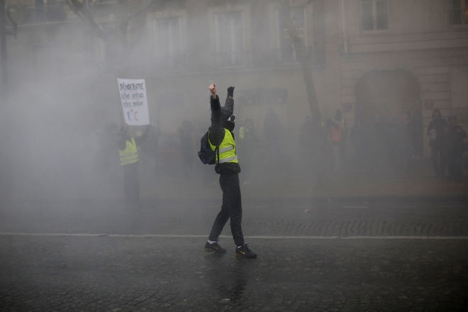 Γαλλία: Ένας χρόνος “Κίτρινα Γιλέκα” – Το κίνημα επιστρέφει