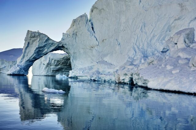 Γροιλανδία: Οι πάγοι λιώνουν 4 φορές πιο γρήγορα σε σχέση με το 2003