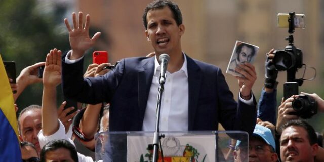 Βενεζουέλα: “Παράθυρο” για αμνηστία στον Μαδούρο από τον Γκουαϊδό