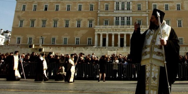 Φίλης: Να φύγει από το υπουργείο Παιδείας το “θρησκευμάτων”
