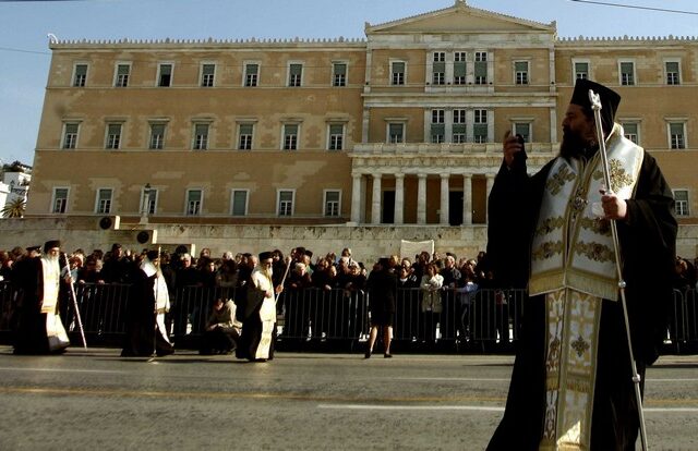 Φίλης: Να φύγει από το υπουργείο Παιδείας το “θρησκευμάτων”