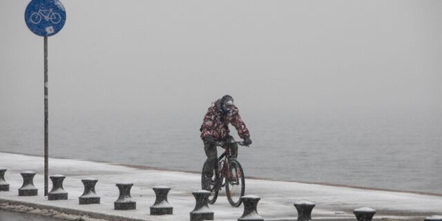 Υπατία: Κλειστά σχολεία και δεμένα πλοία από την κακοκαιρία