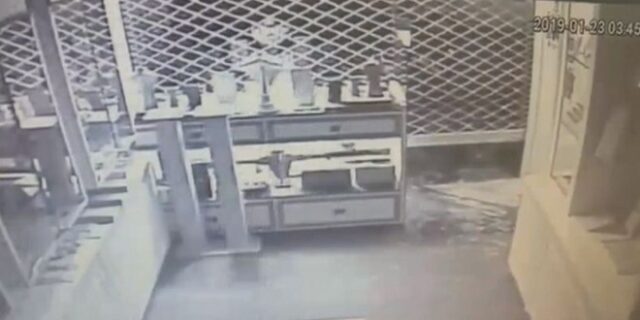 Κινηματογραφική καταδίωξη διαρρηκτών στην Καλαμάτα