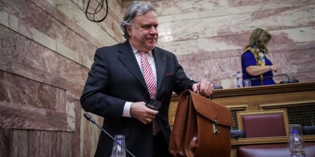 Κατρούγκαλος: Τα κράτη αναγνωρίζουν κράτη κι όχι λαούς