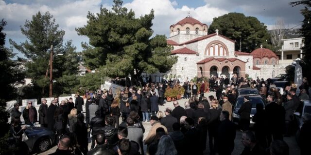 Θέμος Αναστασιάδης: Πλήθος κόσμου στο τελευταίο αντίο