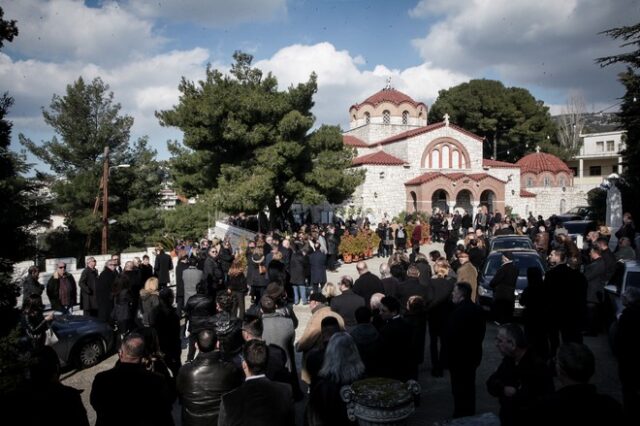 Θέμος Αναστασιάδης: Πλήθος κόσμου στο τελευταίο αντίο