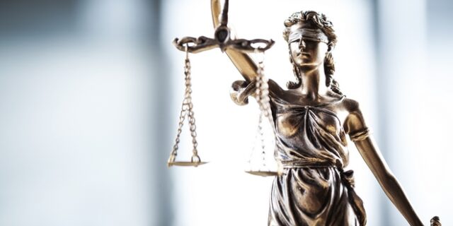 Συνεχίζονται οι στάσεις εργασίας των δικαστικών υπαλλήλων της Αθήνας