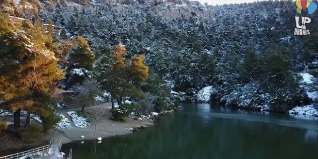 Μαγευτικά εναέρια πλάνα από τη χιονισμένη Λίμνη Μπελέτσι