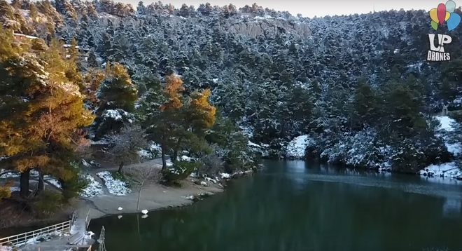 Μαγευτικά εναέρια πλάνα από τη χιονισμένη Λίμνη Μπελέτσι
