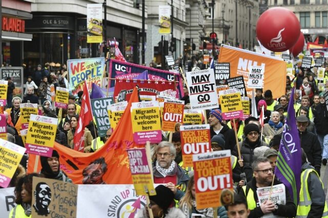 Διαδήλωση “κίτρινων γιλέκων” και στο Λονδίνο για την λιτότητα