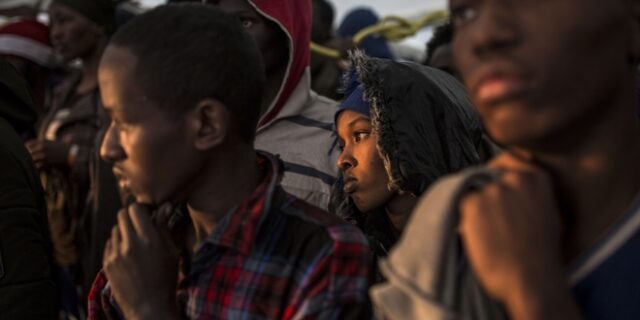 Αφόρητη η κατάσταση για τους μετανάστες στα ανοιχτά της Μάλτας – Νηστικοί και αφυδατωμένοι