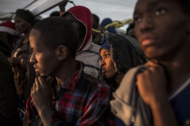 Αφόρητη η κατάσταση για τους μετανάστες στα ανοιχτά της Μάλτας – Νηστικοί και αφυδατωμένοι