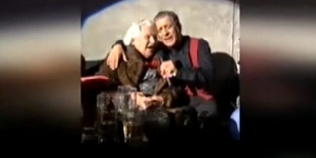 Θέμης Αδαμαντίδης: Όταν η μαμά του πάει στα μπουζούκια και η σχέση του με τον Θεό