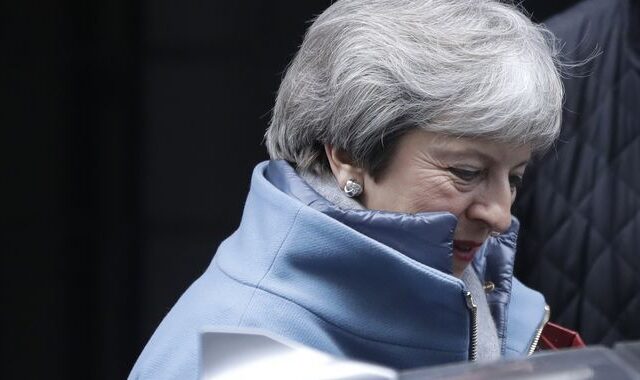 Brexit: Νέες συνομιλίες για το backstop θέλει η Μέι – Αποκλείει νέο δημοψήφισμα