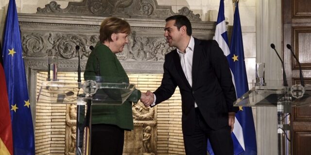 Στήριξη Μέρκελ σε Τσίπρα, “άδειασμα” σε Μητσοτάκη για Σκοπιανό