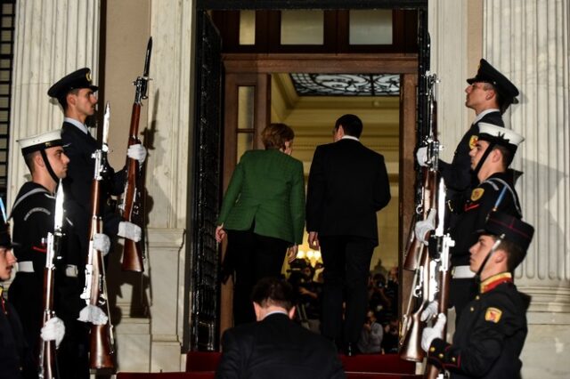 Μάτι… αετού η Μέρκελ, πρόσεξε τις αλλαγές στη διακόσμηση του Μαξίμου