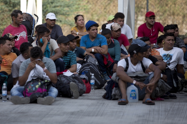 Το καραβάνι των μεταναστών από την Ονδούρα προσεγγίζει το Μεξικό