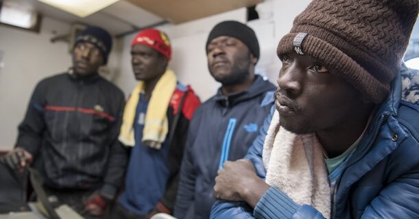 Συμφωνία για αποβίβαση 49 μεταναστών στη Μάλτα