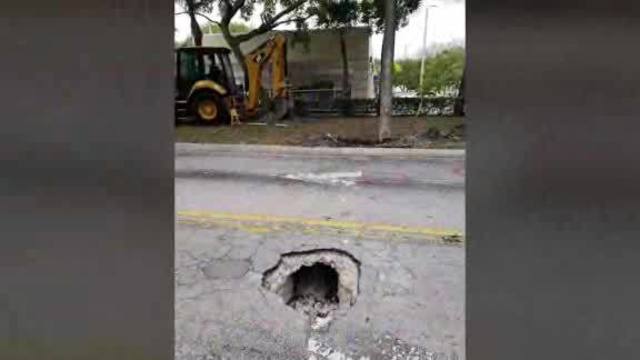 ΗΠΑ: Λακκούβα στο οδόστρωμα έκρυβε… τούνελ προς τράπεζα