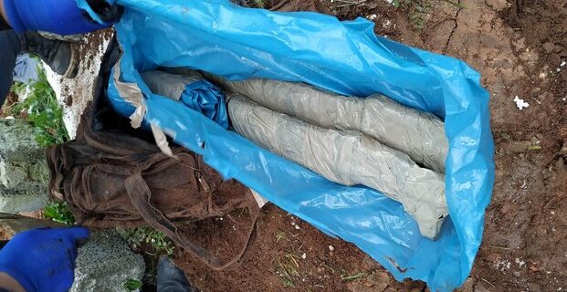 Έθαβαν τα ναρκωτικά στην αυλή του σπιτιού τους και τα διακινούσαν σε Κορωπί και Δυτική Αττική