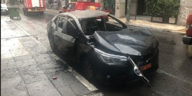 Μαχαίρωσαν άνδρα στη συμβολή των οδών Σόλωνος και Ασκληπιού
