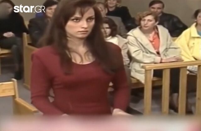 Όταν η Πέγκυ Ζήνα έπαιζε στο “Άρχεται η συνεδρίασις” το 1993