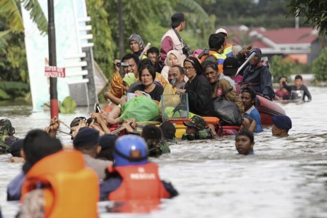 Ινδονησία: Πλημμύρες και κατολισθήσεις με 59 νεκρούς και 25 αγνοούμενους