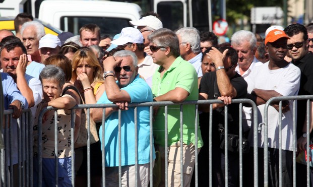 SOS για το δημογραφικό: Κατά 355.000 κατοίκους μειώθηκε ο ελληνικός πληθυσμός