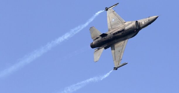 Ανακοίνωση ΓΕΑ: “Εκπαιδευτική η πτήση των αεροπλάνων” κατά την παράδοση – παραλαβή στο υπουργείο Άμυνας
