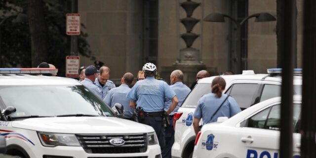 Οικογενειακή τραγωδία: Σκότωσε τους γονείς του γιατί ήθελαν να πουλήσουν το σπίτι τους